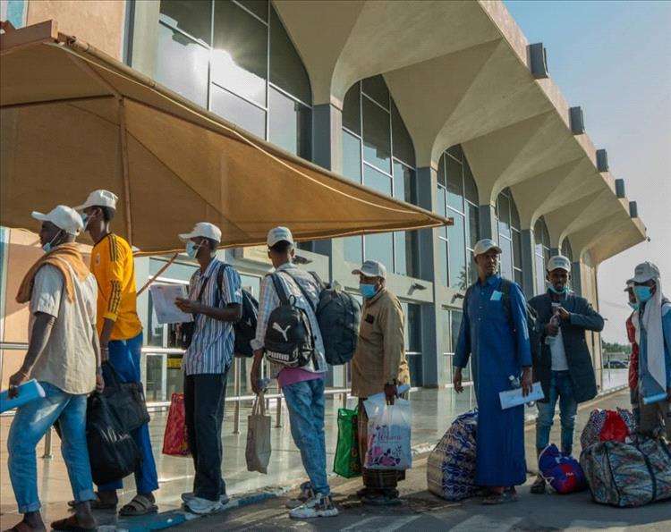 عودة طوعية.. 147 لاجئاً صومالياً يودعون اليمن