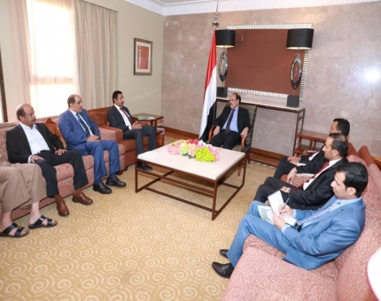 نائب الرئيس يبحث مستجدات وجهود السلطة المحلية لمحافظة شبوة