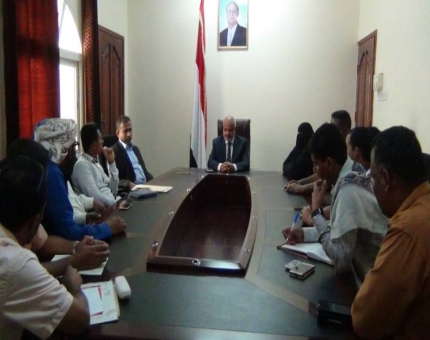 محافظ الحديدة يستقبل المعتقلة "ذكرى" المفرج عنها من سجون مليشيات الحوثي