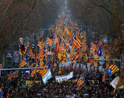 احتجاجات ضخمة في برشلونة