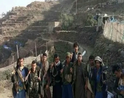 قبائل حجور تصد هجمات من عدة محاور ومقتل عشرات الحوثيين