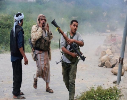 مقتل 7 حوثيين وإصابة آخرين بقصف مدفعي غربي تعز