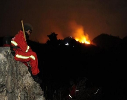 مقتل 30 رجل إطفاء بحريق بالصين