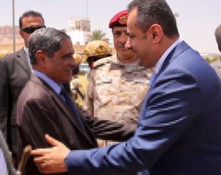 رئيس مجلس الوزراء يصل سيئون لحضور جلسة البرلمان غدا