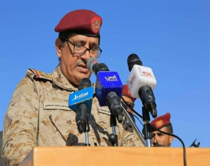 رئيس الأركان يشدد على ضرورة تقديم الخدمات الطبية اللازمة لجرحى الجيش