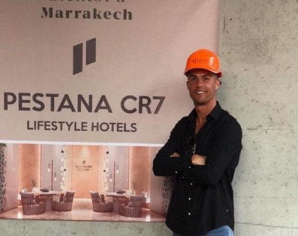 رونالدو يستعد لافتتاح فندقه في دولة عربية
