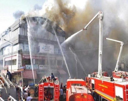 15 قتيلا بحريق مركز تجاري بالهند