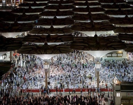 7 ملايين زائر للحرمين في رمضان