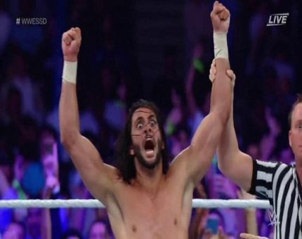 سعودي يهزم 50 مصارعا في WWE