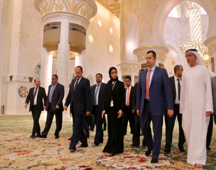 رئيس الوزراء يزور مسجد الشيخ زايد وواحة الكرامة في أبوظبي