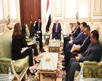 الرئيس هادي: المبعوث الأممي غريفث يتماهى مع الانقلابين الحوثيين