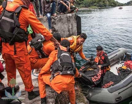 غرق عبّارة في إندونيسيا يسفر عن 15 قتيلاً على الأقل