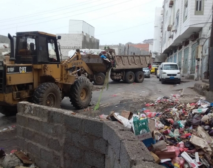 عدن.. صندوق النظافة يتفاعل مع دعوات الصحفي اليوسفي