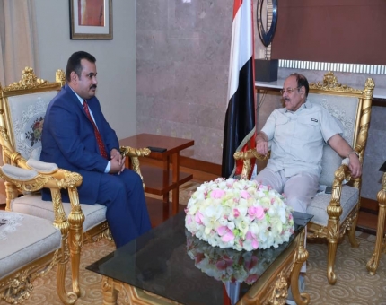 نائب الرئيس يناقش مع وكيل وزارة الخارجية سير العمل في البعثات الدبلوماسية