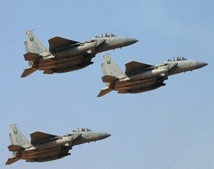 طيران التحالف يدك معاقل الحوثيين في عبس بحجة