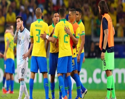 الأرجنتين تطالب بتحقيق حول تحكيم لقاء البرازيل