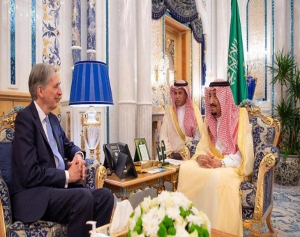 وزير المالية البريطاني في ضيافة الملك سلمان
