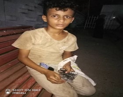 طفل في العاشرة يعول أسرة كاملة.. عناء الحصول على قرص الروتي