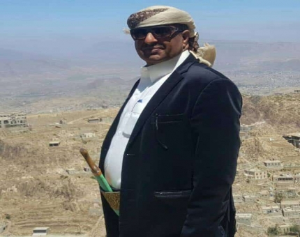 تعز : إصابة مرافق الشيخ النعمان بعد رمي قنبلة على منزله بالتربة