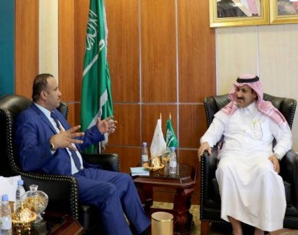 أمين العاصمة صنعاء يناقش مع السفير السعودي البرامج التنموية