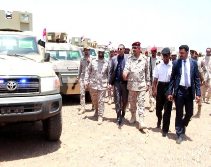 توزيع آلليات عسكرية مقدمه من السعودية بمحافظة أرخبيل سقطرى
